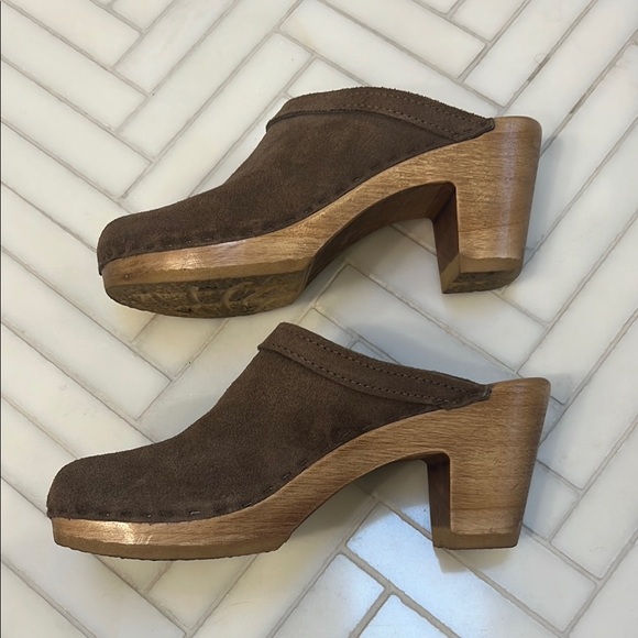 NO 6 Suede Women's Clogs - Picture 4 of 5